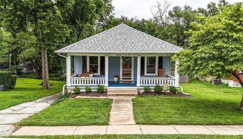 129 N Fairview Avenue, Liberty, MO 64068