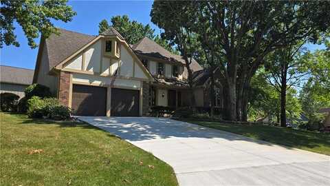 3621 NE Basswood Drive, Lees Summit, MO 64064