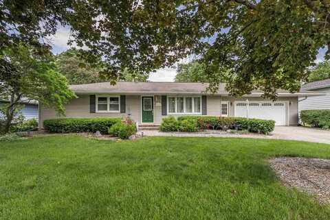 742 S 10th Ave, Washington, IA 52353