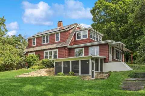 810 N Johnson St, IowaCity, IA 52245
