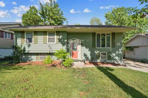 1001 NW Pawnee Dr NW, CedarRapids, IA 52405