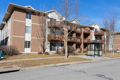 458 West Side Dr, IowaCity, IA 52246