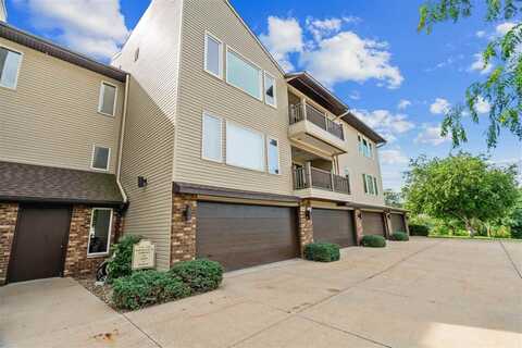 1580 NE Matterhorn Dr, CedarRapids, IA 52402