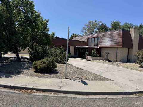 1111 SW 11th St, Ontario, OR 97914