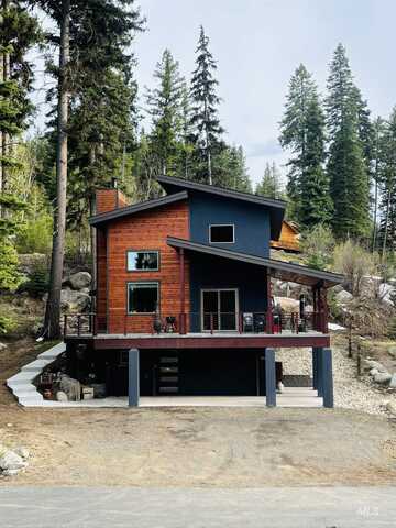 1541 Dragonfly Loop, McCall, ID 83638