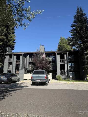 601 Hemlock St., McCall, ID 83638