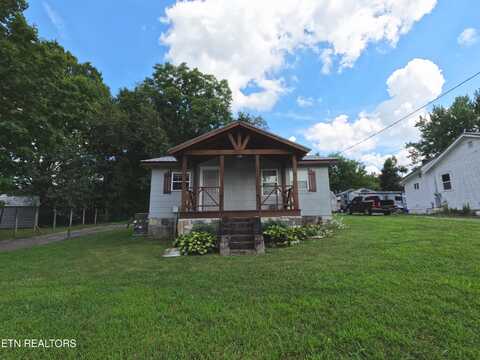 9 Sharp Rd, Athens, TN 37303