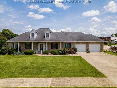 1155 Pike Street, Milton, WV 25541