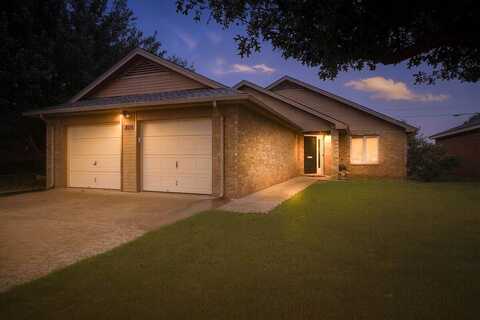 805 S 23rd Street, Slaton, TX 79364