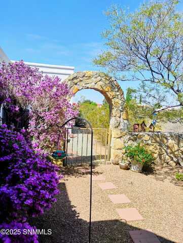 5265 Redman Road, Las Cruces, NM 88011
