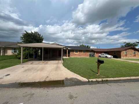 216 SE Coachman DR., Lawton, OK 73501