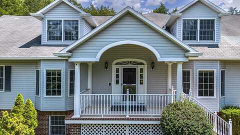 33 Edgewood Dr, Lexington, VA 24450