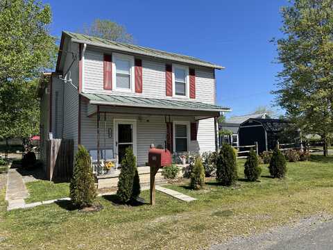 702 Anderson St, Glasgow, VA 24555