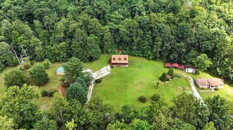 2070 Woodson Rd, Roseland, VA 22967