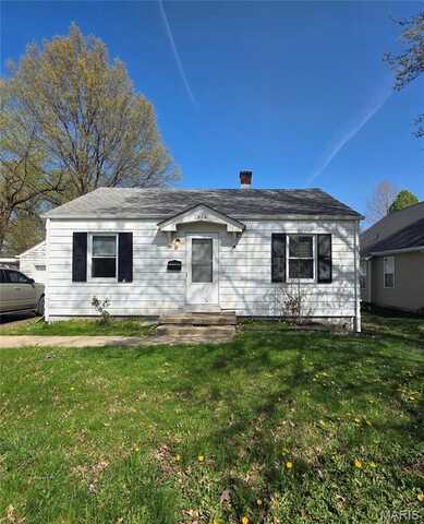 1218 Madison Avenue, Edwardsville, IL 62025