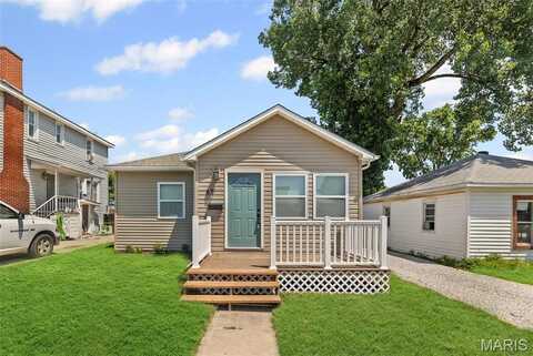 61 Eckhard Avenue, Wood River, IL 62095