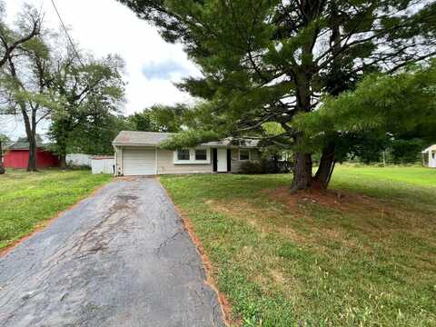 6 Poe Court, Brunswick Gardens, NJ 08824