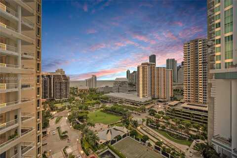 888 Brickell Key Dr, Miami, FL 33131