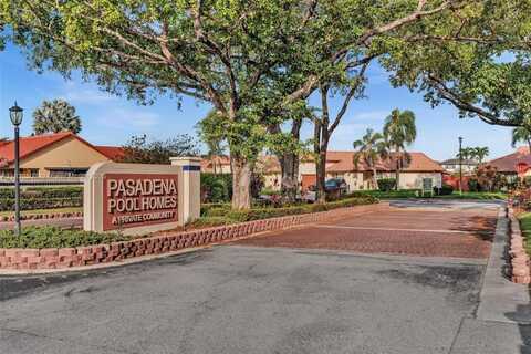 631 SW 113th Ave, Pembroke Pines, FL 33025