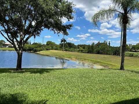 1148 NW 106th Ter, Pembroke Pines, FL 33026