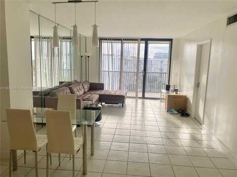 3101 N Country Club Dr, Aventura, FL 33180