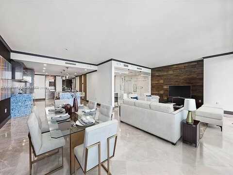 650 NE 32nd St, Miami, FL 33137