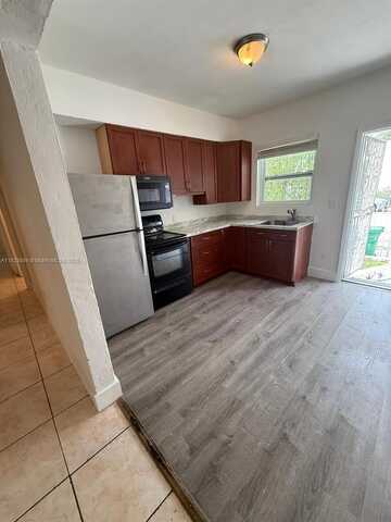 6909 NW 2nd Ave, Miami, FL 33150