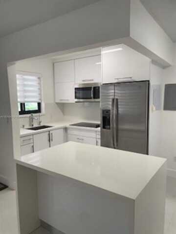 2930 Day Ave, Miami, FL 33133