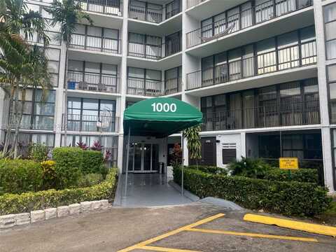 1000 Parkview Dr, Hallandale Beach, FL 33009