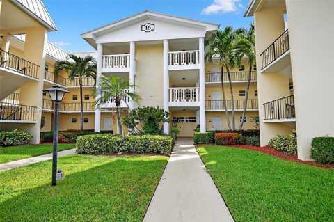 16 Colonial Club Dr, Boynton Beach, FL 33435