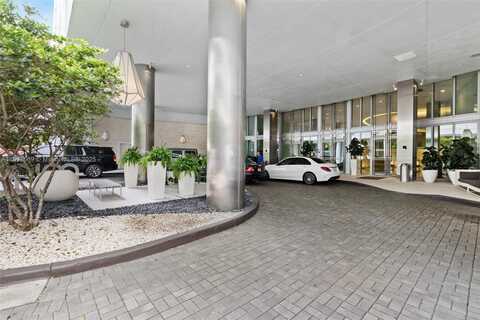 92 SW 3rd St, Miami, FL 33130