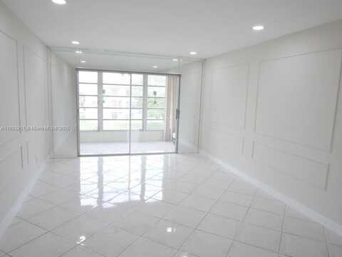 8891 Sunrise Lakes Blvd, Sunrise, FL 33322