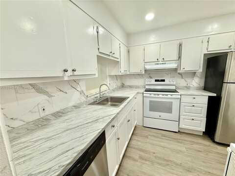 11925 NE 2nd Ave, North Miami, FL 33161