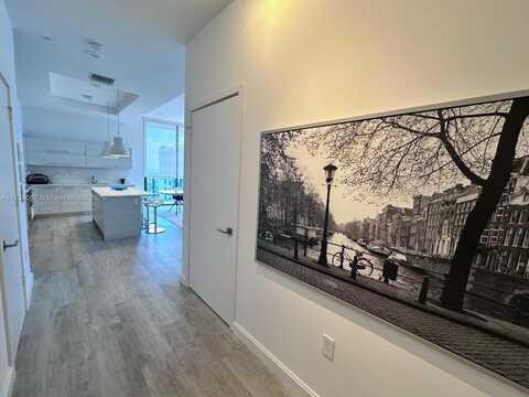 45 SW 9th St, Miami, FL 33130