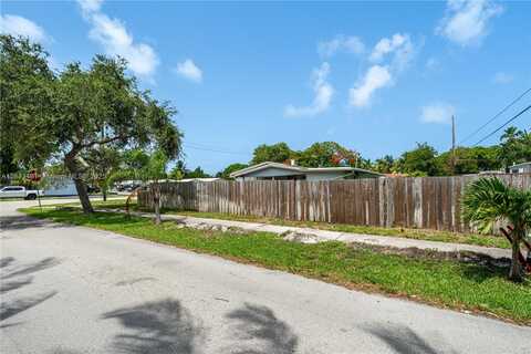 800 NE 24th St, Pompano Beach, FL 33064