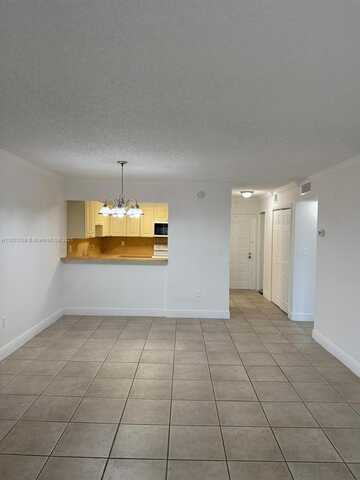 6990 NW 186th St, Hialeah, FL 33015