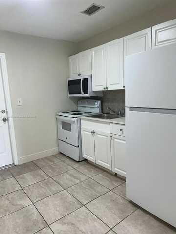 4141 SW 20th St, West Park, FL 33023