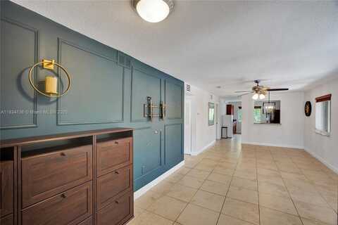 6235 SW 47th Mnr, Davie, FL 33314
