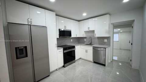 322 SW 11th, Hallandale Beach, FL 33009
