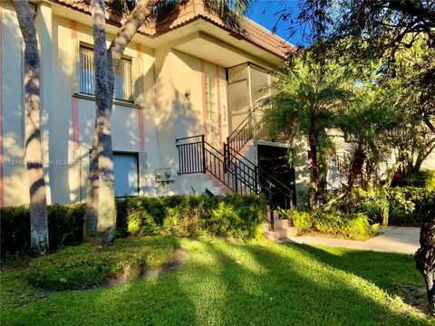 417 Lakeview Dr, Weston, FL 33326