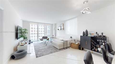 500 Brickell Ave, Miami, FL 33131