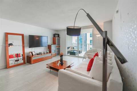 1200 Brickell Bay Dr, Miami, FL 33131