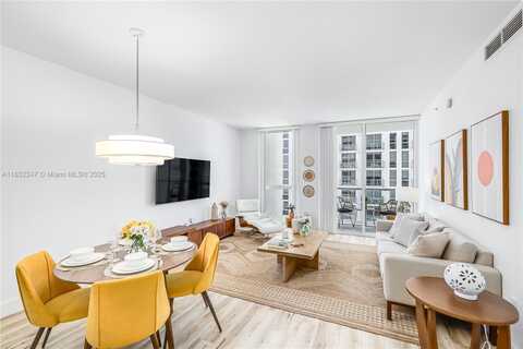 253 NE 2nd St, Miami, FL 33132