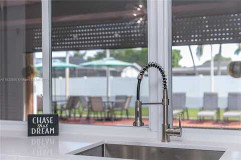 4326 Jackson St, Hollywood, FL 33021