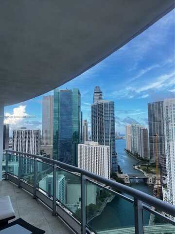 350 S Miami Ave, Miami, FL 33130