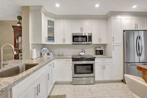 800 SW 125th Way, Pembroke Pines, FL 33027