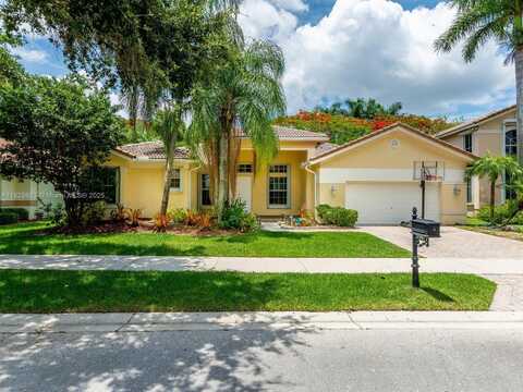3967 Nighthawk Dr, Weston, FL 33331