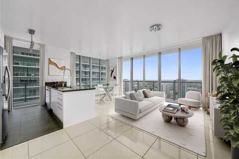 1111 SW 1st Ave, Miami, FL 33130