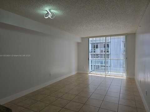 5091 NW 7th St, Miami, FL 33126