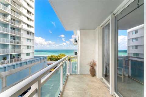 6917 Collins Ave, Miami Beach, FL 33141